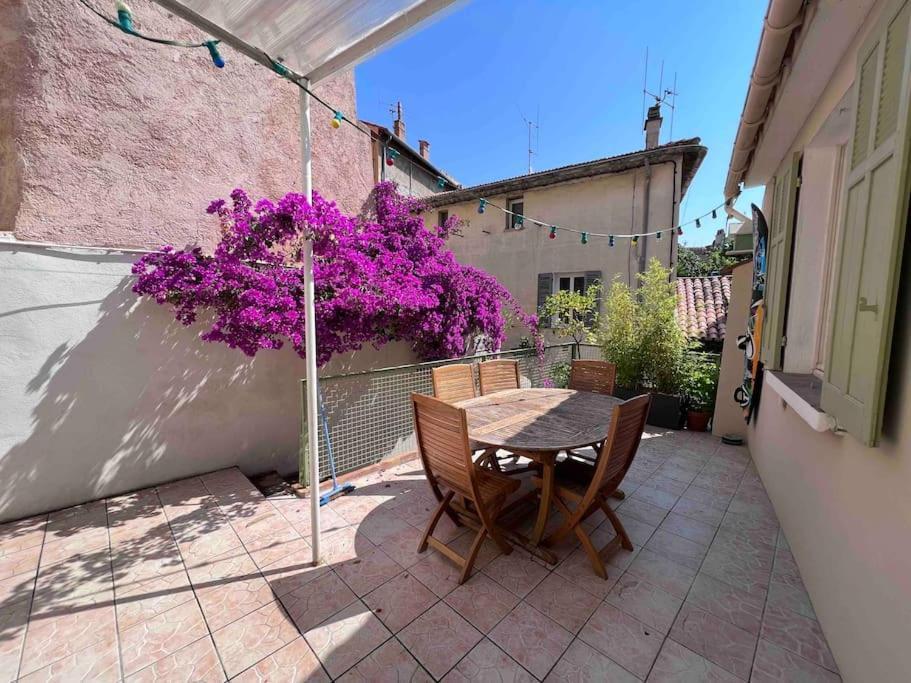 Maison Dans Les Rues Pietonnes Du Vieux Hyeres Ngoại thất bức ảnh